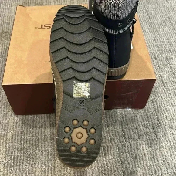 Wanderlust Carol Boot - Picture 6 of 6